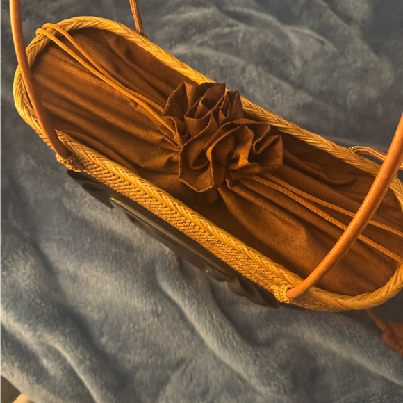 Bosom bag Elegant Tan and Black Woven Tote Bag - Picture 4 of 7